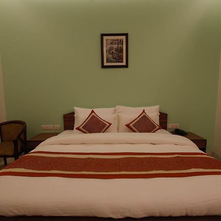 Bed and Breakfast Peepal Tree Residency Nueva Delhi Exterior foto